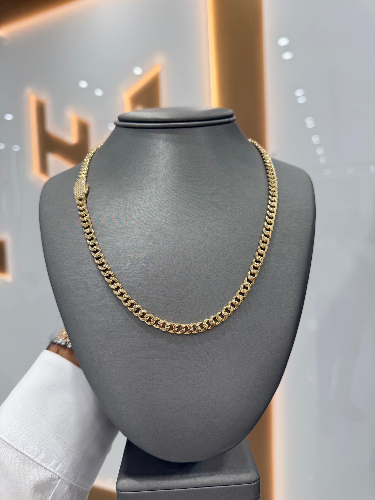 New 14K GB Choker