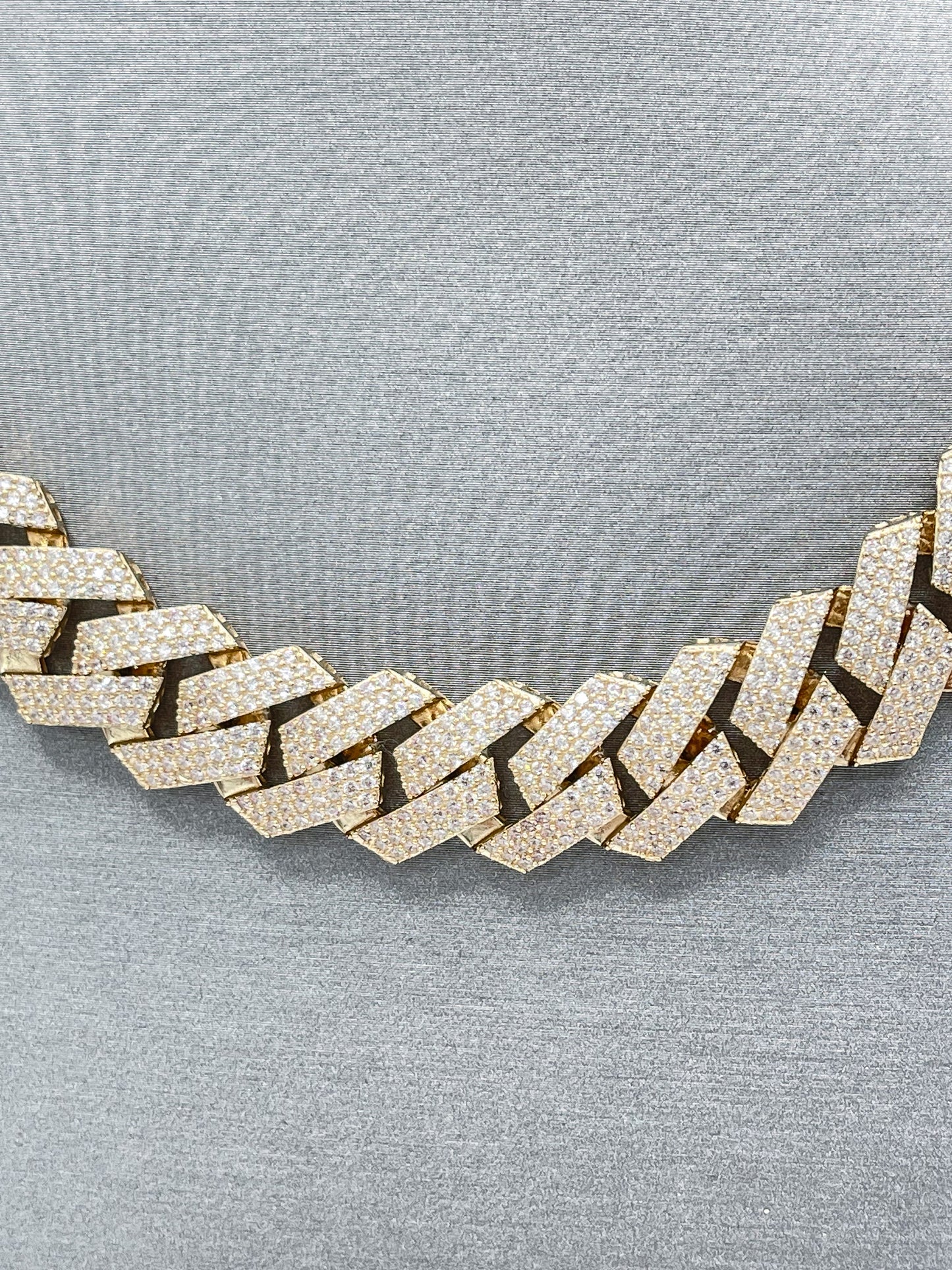 New 14K Full CZ Miami Cuban Edge Choker (14.3MM). H.J™️