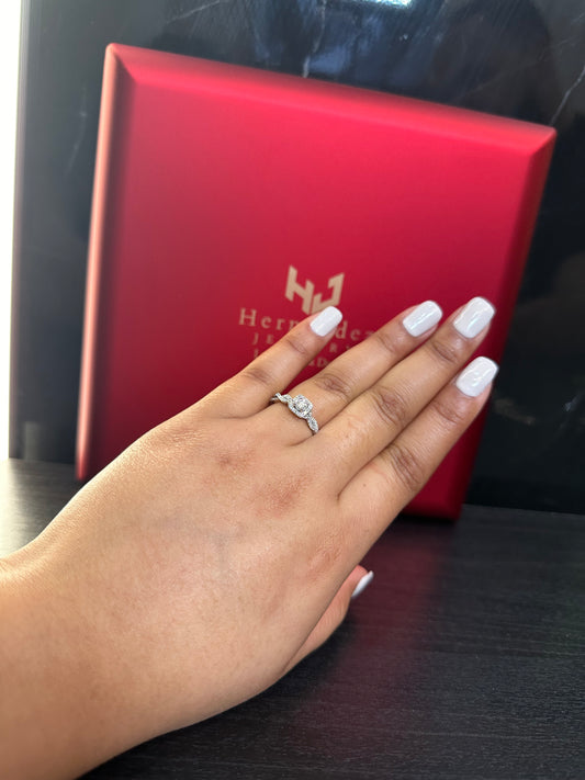 New 14K White Gold Women's Diamond Ring. H.J™️