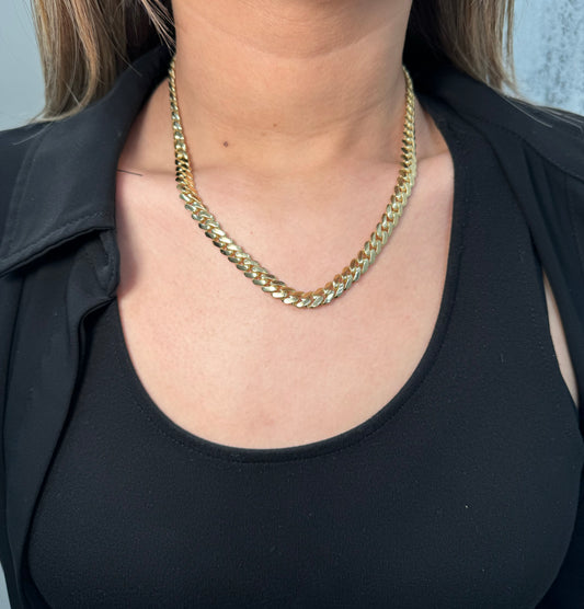 New 14K Miami Cuban Choker (18"). H.J™️